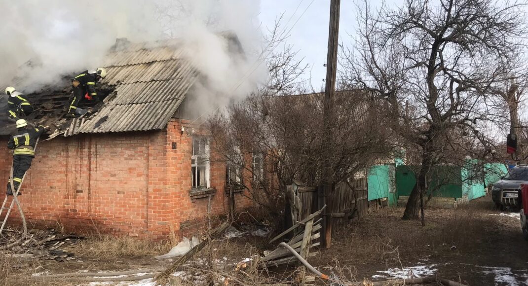 На Луганщині росіяни продовжують руйнувати будинки та квартири місцевих