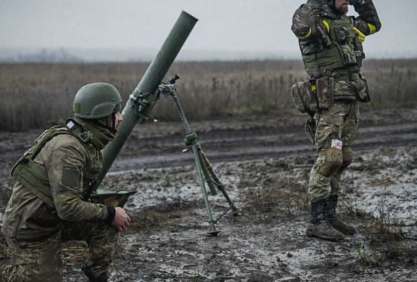 ВСУ показали, как ведут огонь по войскам рф с позиций в 1 км от линии фронта: видео