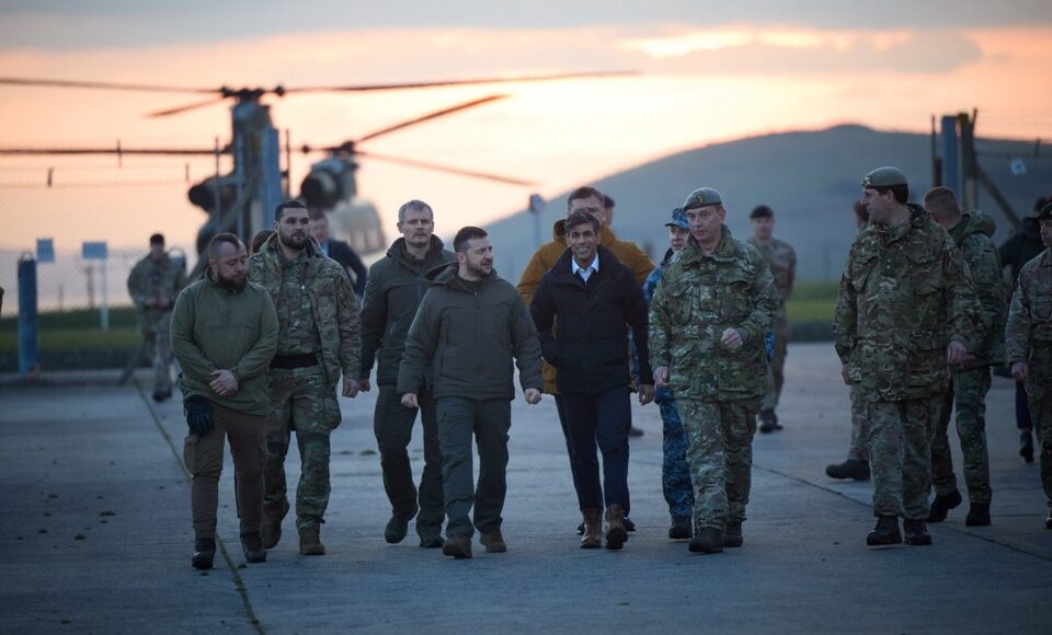 Зеленский и Сунак посетили базу в Британии, где учат украинских военных, - ОП