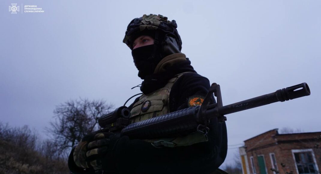 Прикордонники на Бахмутському напрямку відбили штурм позицій, знешкодив майже три десятки та полонив двох рашистів
