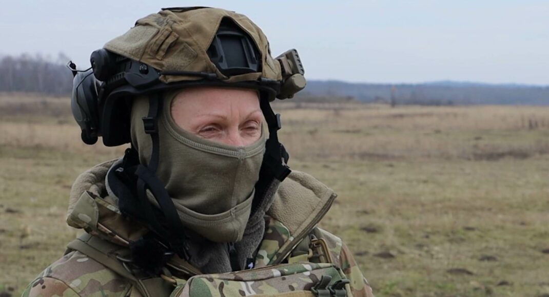 Военный медик из Новой Зеландии рассказала, как помогает защищать Украину (видео)