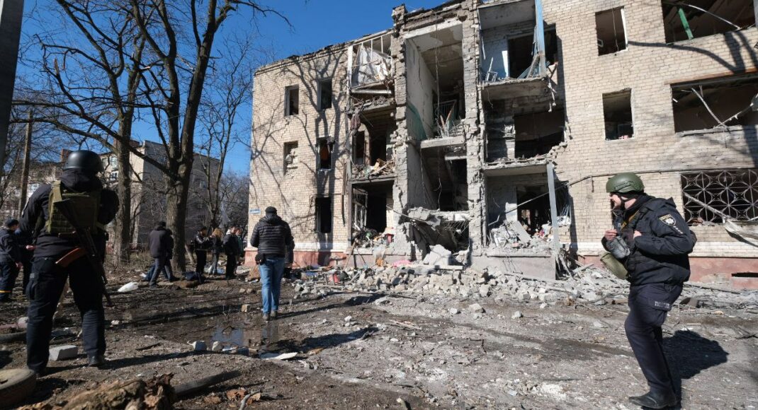 Російська ракета влучила у житловий будинок у Краматорську, є поранені: фото