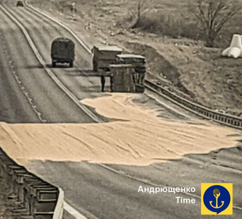 Біля окупованого Маріуполя перевернулася на дорозі автівка з краденим зерном, - Андрющенко