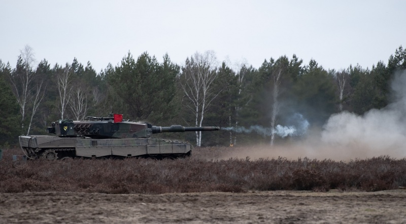 На Покровском направлении украинские военные из Leopard уничтожили колонну россиян