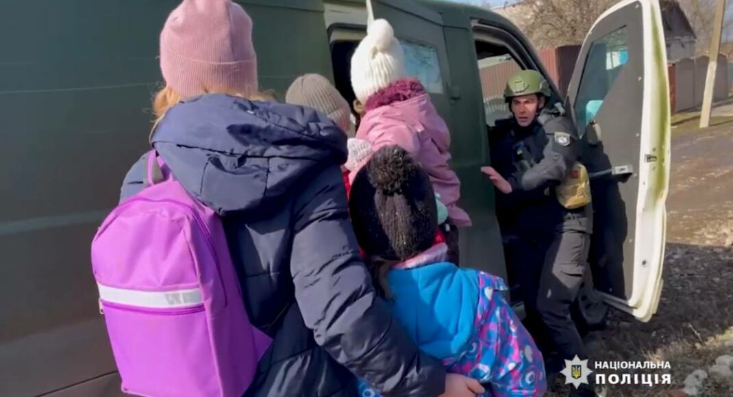 Під Авдіївкою активізувалася евакуація, - поліція