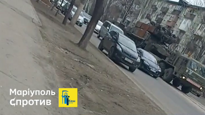 В Мариуполе россияне поставили ракетный комплекс "Бук" рядом с жилым домом