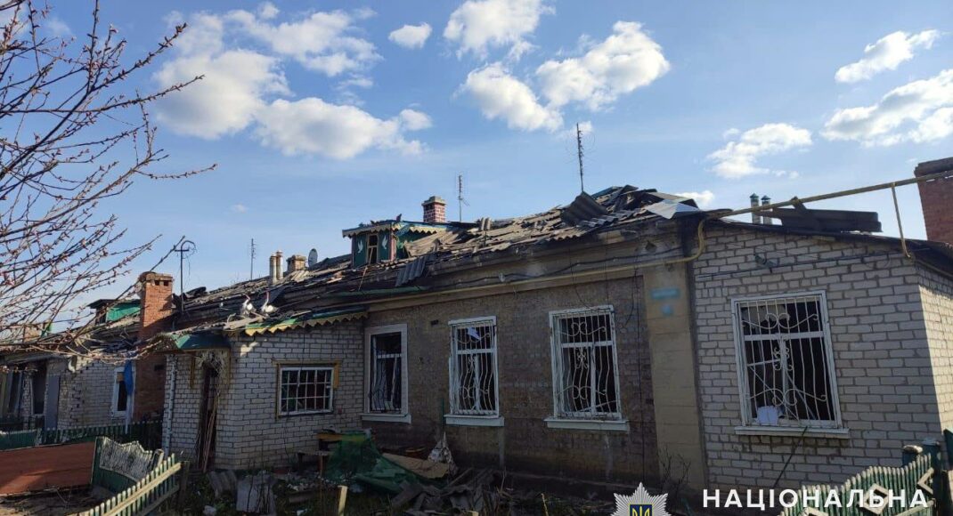 Російські війська завдали ударів по 12 населених пунктах Донеччини