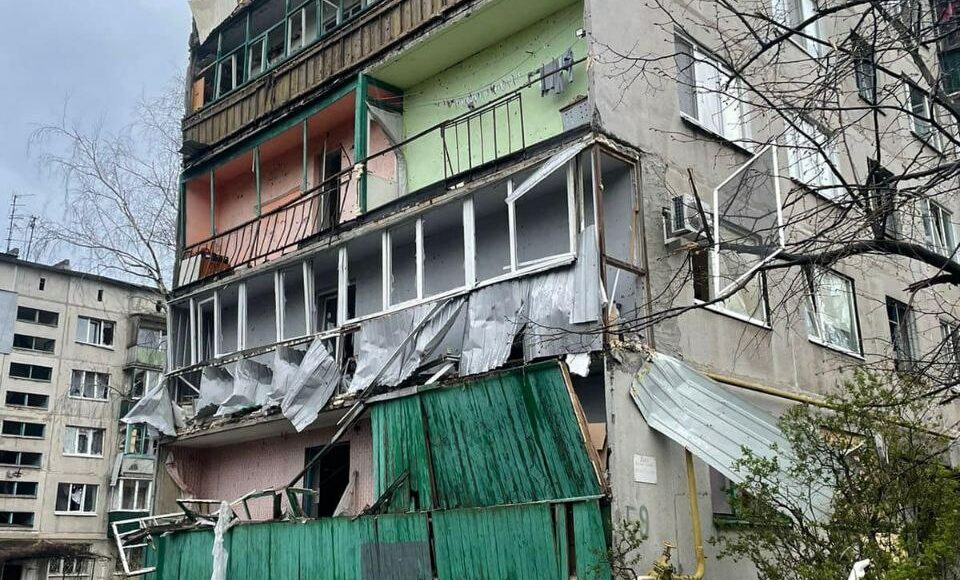 Жителям Славянска, чье жилье пострадало в результате обстрела 12 апреля, окажут денежную помощь