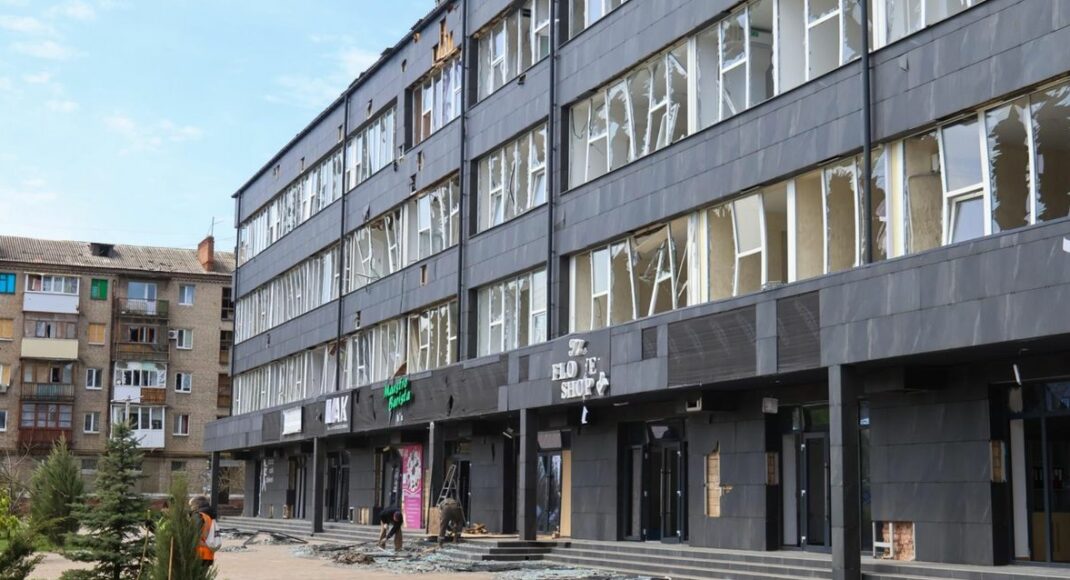 "Хочется жить": жители Славянска рассказали о последних обстрелах и помощи от власти