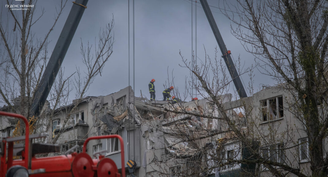 У Слов'янську з-під завалів вилучено тіло загиблого чоловіка