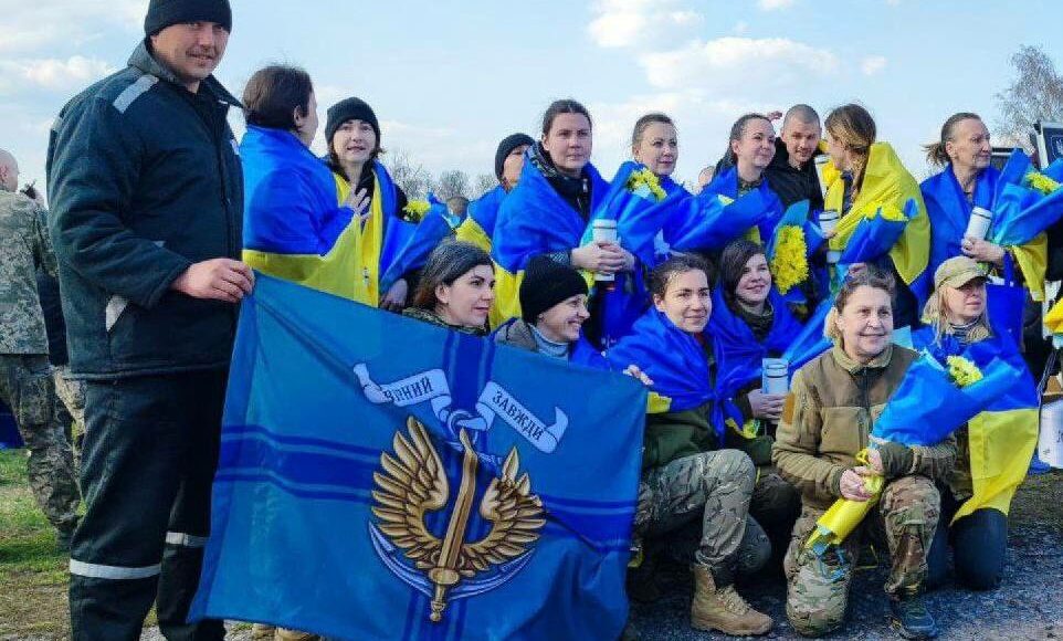 У полоні росіян досі залишаються близько 140 жінок з "Азовсталі", – мати бійця "Азова"