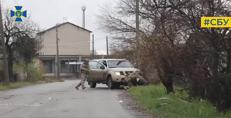 СБУ показала, як затримала інформатора росіян на Донеччині