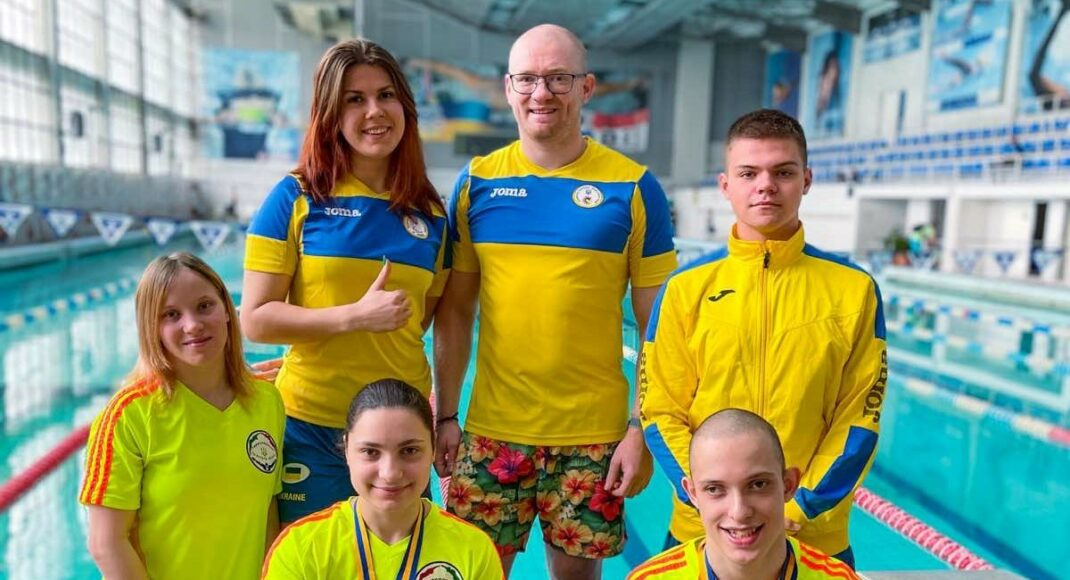 Луганские спортсмены завоевали девять медалей на кубке Украины по плаванию среди лиц с инвалидностью