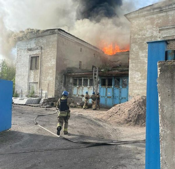 Кириленко показав наслідки ворожих ударів по Донеччині: росіяни знову вдарили по промзоні Краматорська