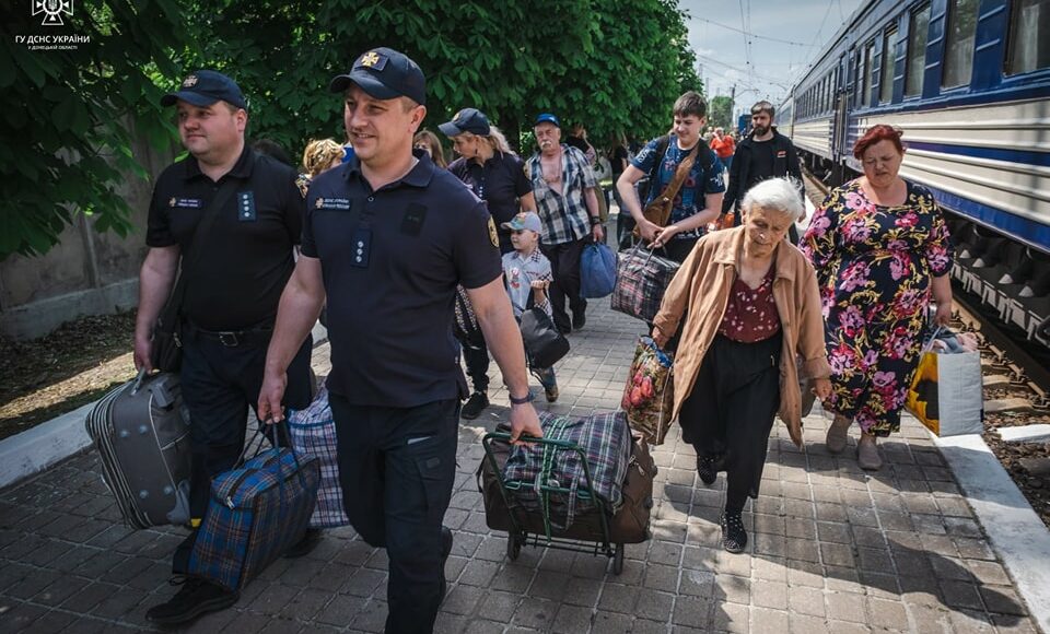 Продолжается бесплатная эвакуация жителей Донецкой области в Житомирскую область: график, условия, контактные телефоны