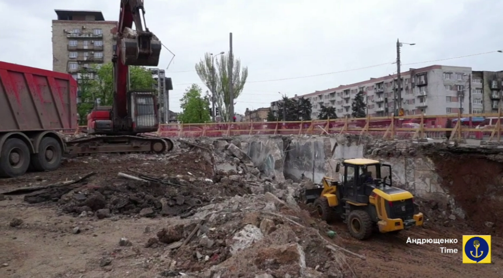 Будинок з Годинником Арнаутова в Маріуполі окупанти перетворили на котлован: відео