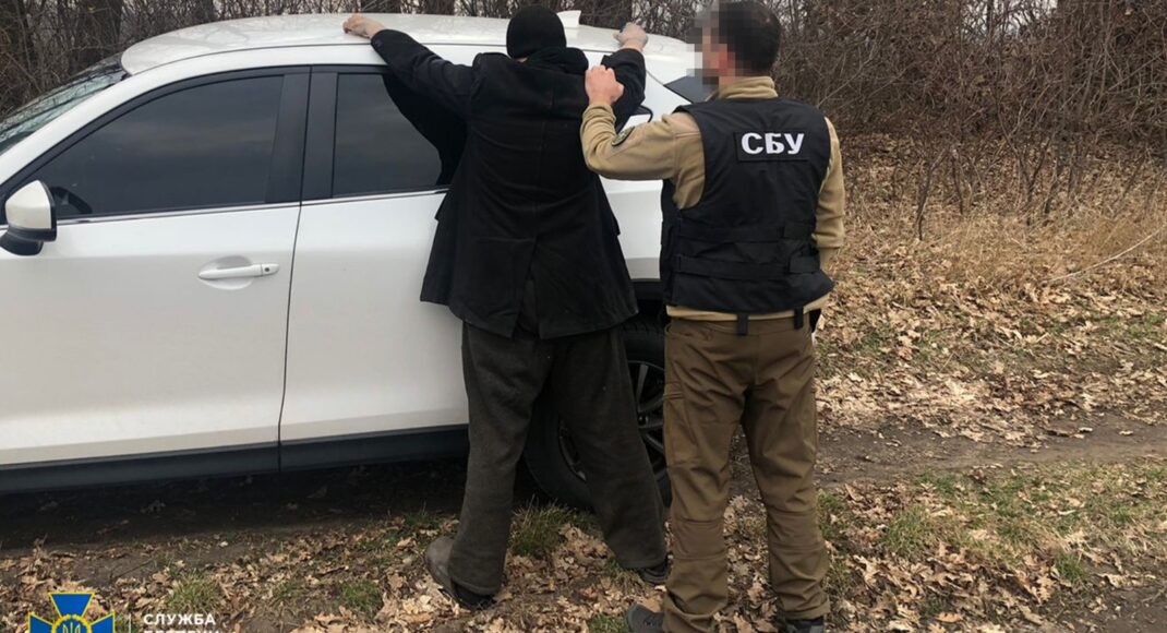 СБУ сообщила о задержании "шпиона" рф, который сдавал врагу позиции ВСУ под Бахмутом и Авдеевкой