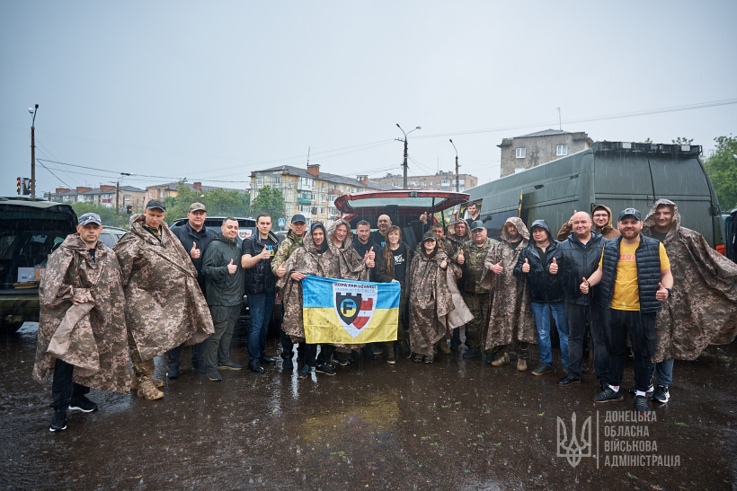 Донеччина та її захисники отримали від волонтерів генератори, харчові продукти та ударні дрони