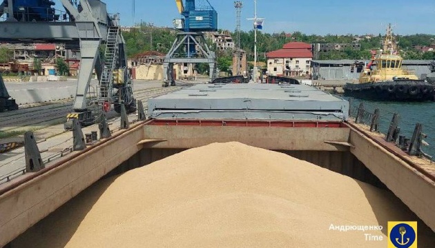 З Маріуполя вийшло чергове російське судно з краденим українським зерном