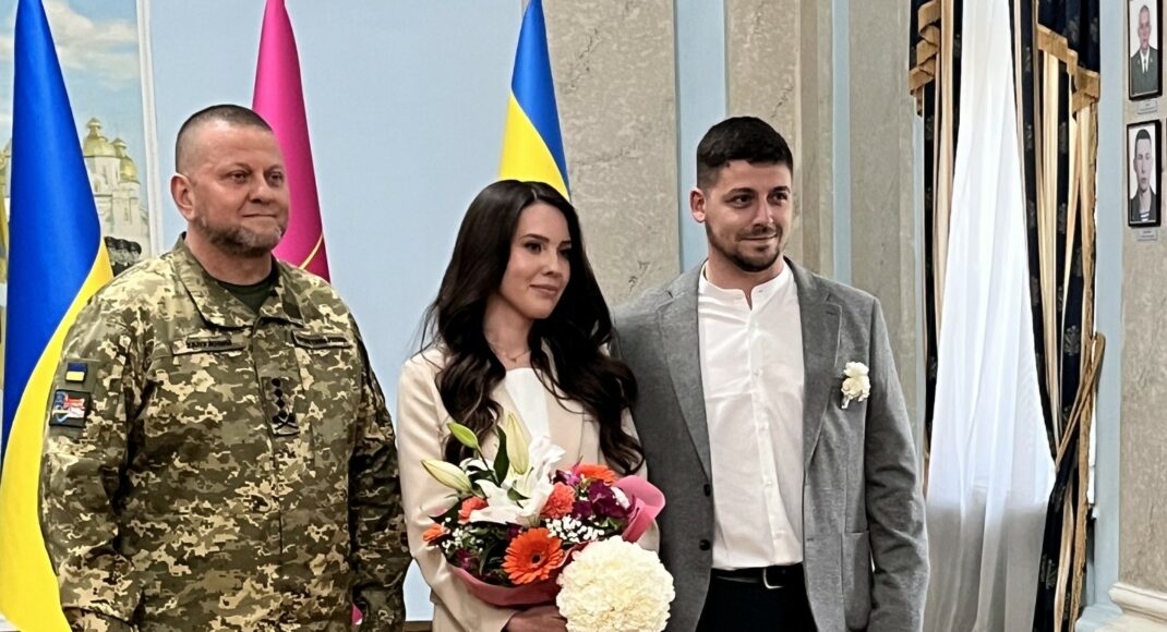 Залужний відвідав весілля українського захисника: фото