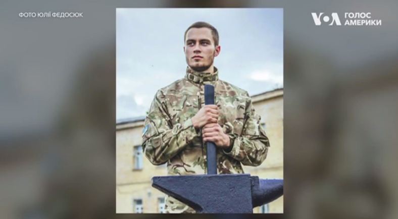 У полоні з нас вибивали покази тортурами, - захисник Маріуполя Арсеній Федосюк: відео