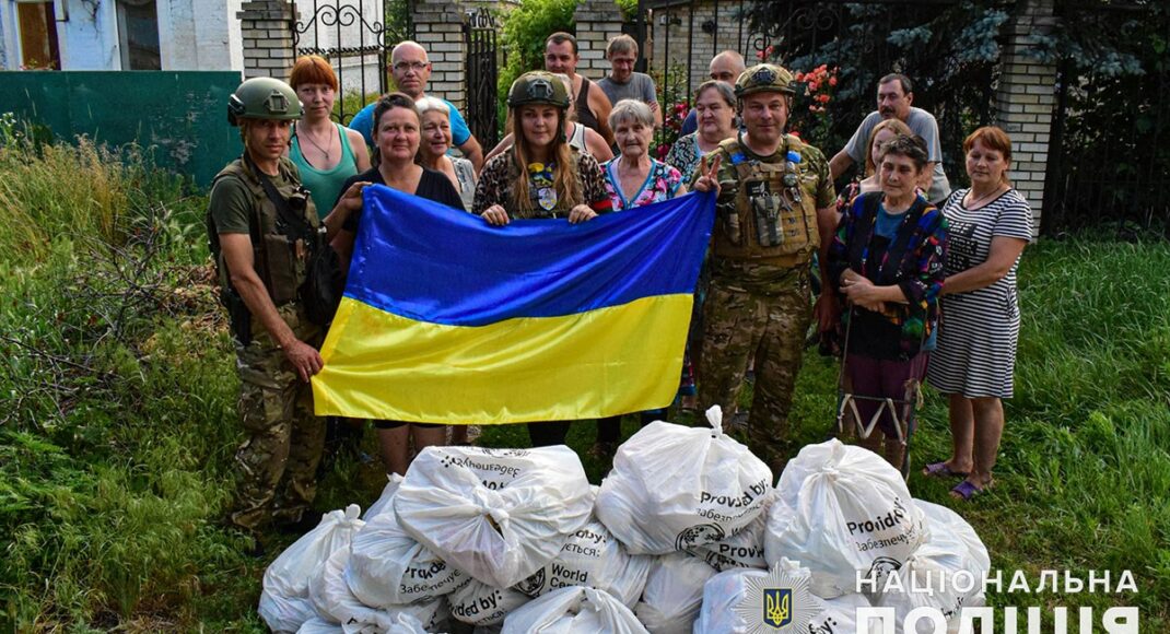 Эвакуационный экипаж "Белый Ангел" и БФ "Сила женщины" доставили в обстреливаемую врагом Красногоровку 18 тонн гуманитарной помощи