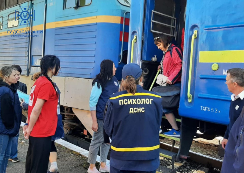 Очередной поезд с эвакуированными жителями Донецкой области прибыл в Бердичев