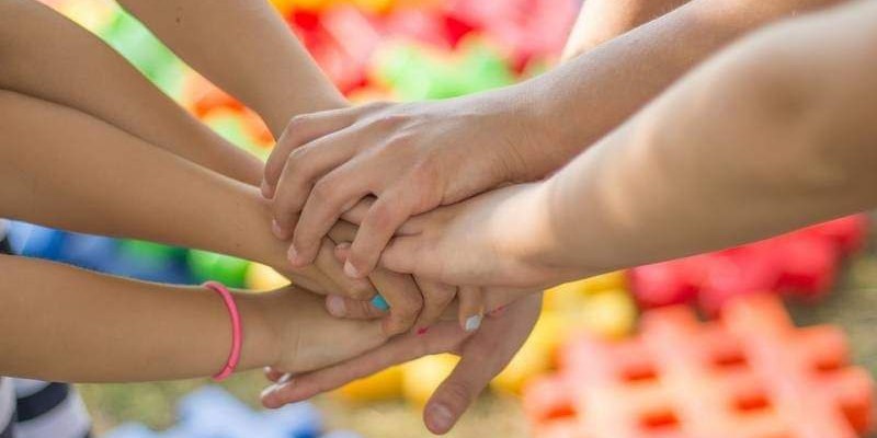 Літній відпочинок для дітей з Луганщини: в Луганській ОВА пояснили, до кого звертатися