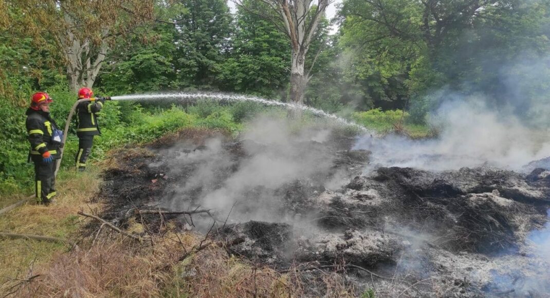 Рятувальники показали наслідки пожеж на Донеччині