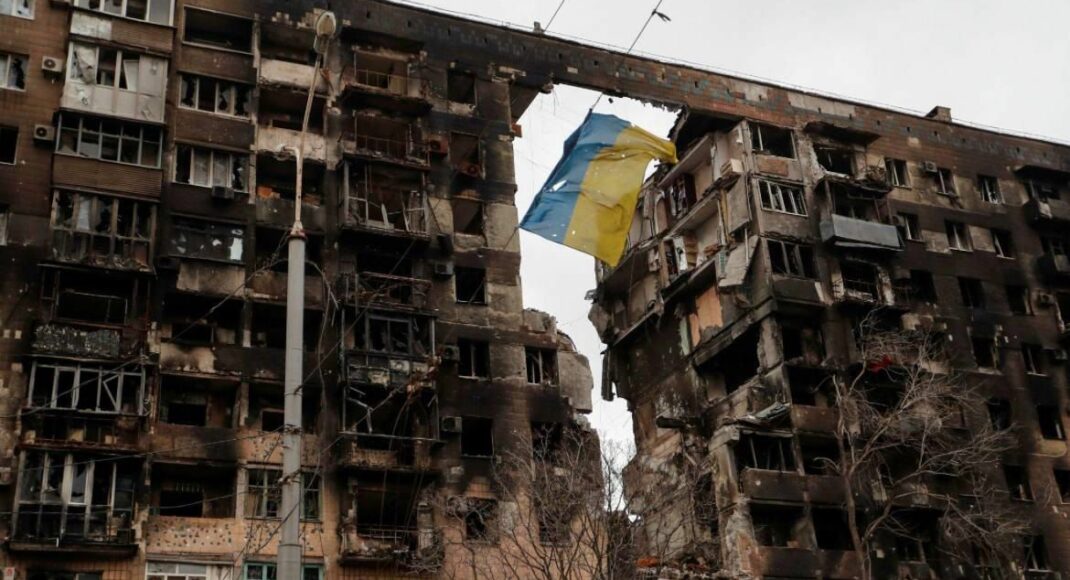 В оккупированном Мариуполе местные спели известную украинскую песню: видео