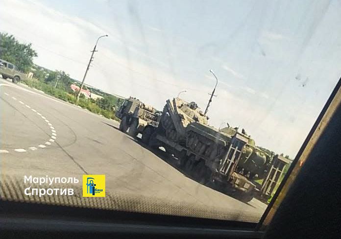 У Маріуполі фіксують переміщення важкого озброєння з росії через місто у напрям Бердянську