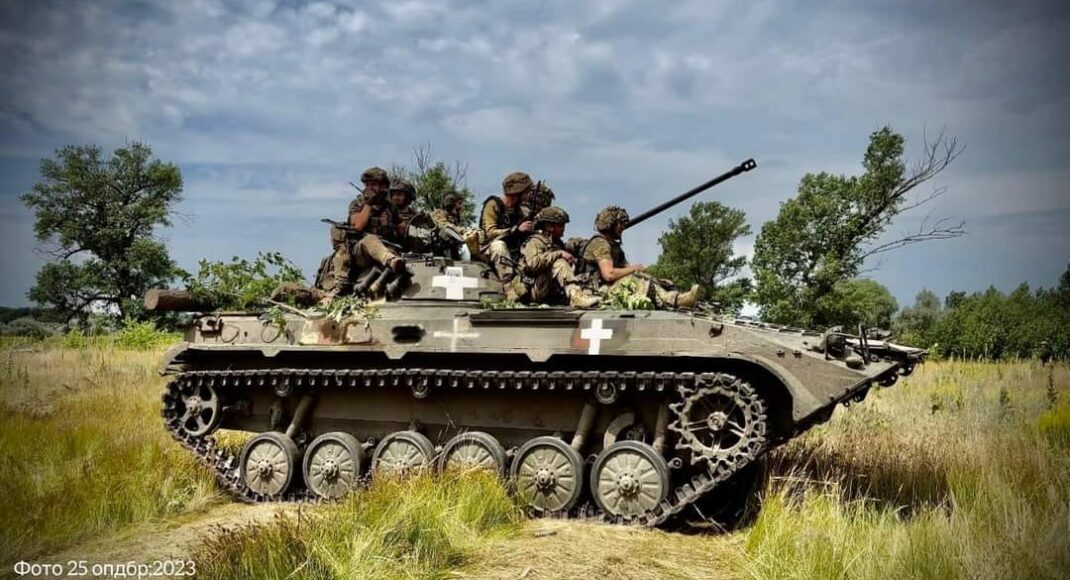 На східних напрямках відбулось близько 40 бойових зіткнень, — Генштаб