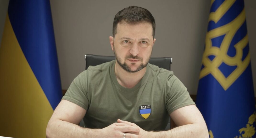 Зеленський відкинув ідею перекидання військ зі сходу на південь, коментуючи західні ЗМІ