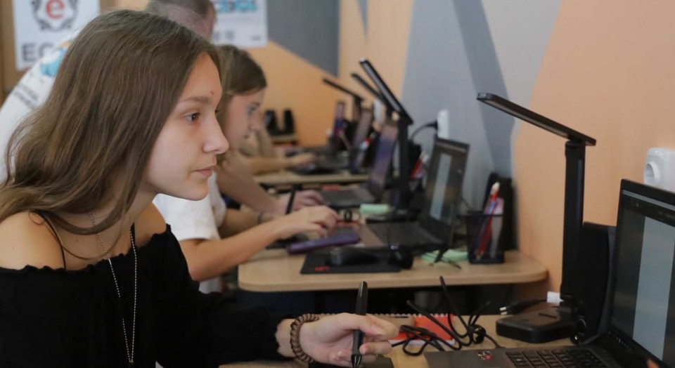 Для переселенцев из Луганской области в Днепре создали мультифункциональный коворкинг