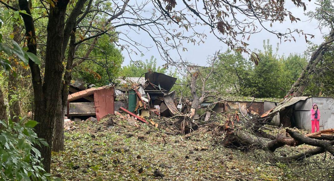 В результате вражеского обстрела в Славянске повреждено предприятие
