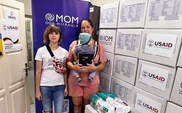 В Черновцах луганским переселенцам предоставили 156 гигиенических наборов