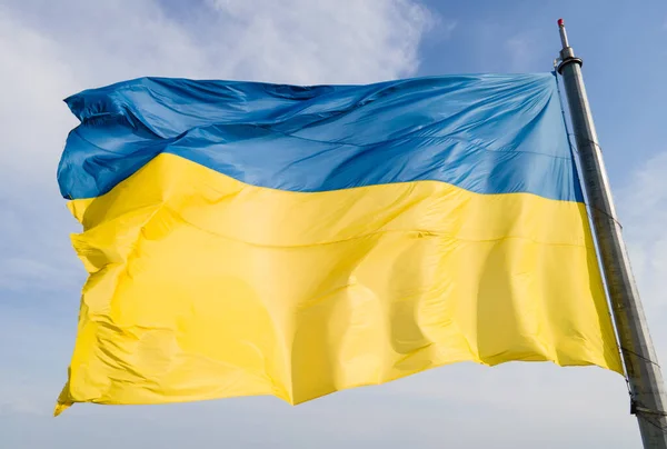 Над железнодорожными вокзалами Донецка, Луганска и Мариуполя поднимут украинский флаг, - Укрзализныця