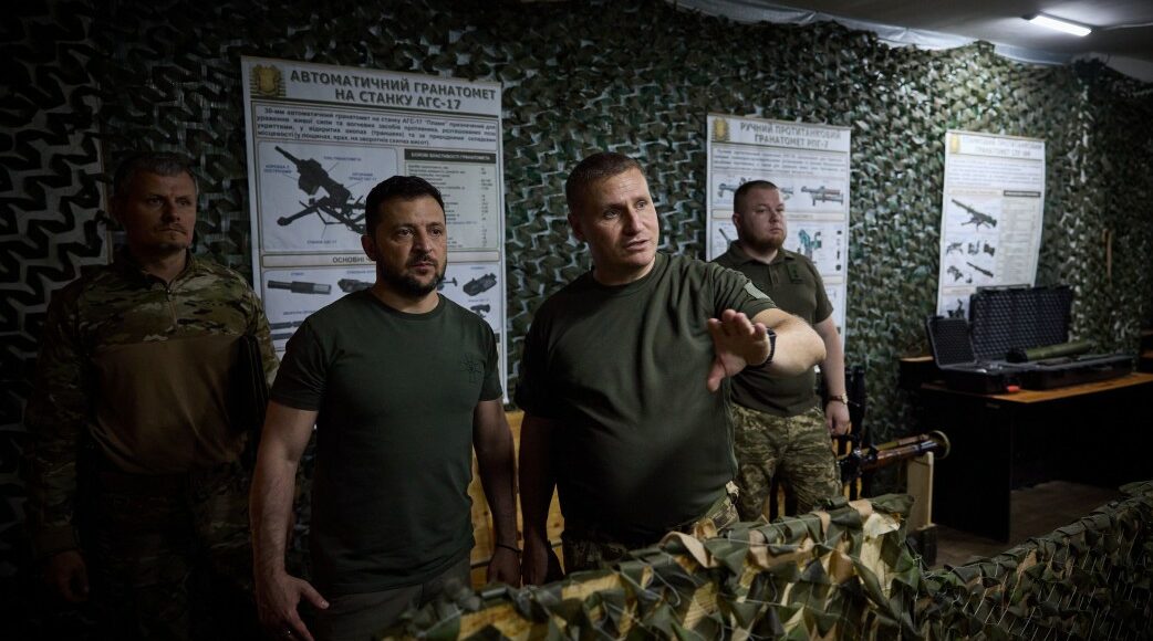 Зеленський підбив підсумки сьогоднішнього візиту на фронти Донеччини: відео