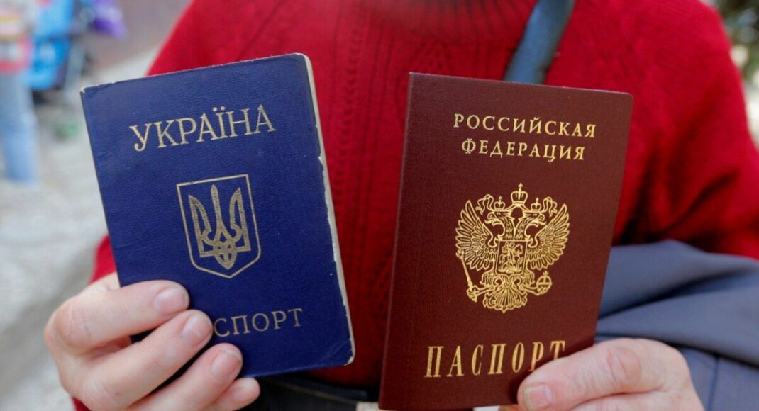 На оккупированной Луганщине россияне устраивают террор населения из-за украинских паспортов