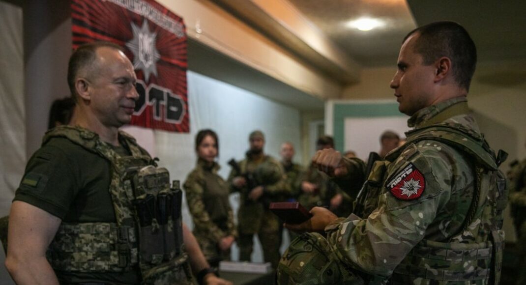 Сирський нагородив бійців бригади "Лють" за участь у поверненні Кліщіївки: фото