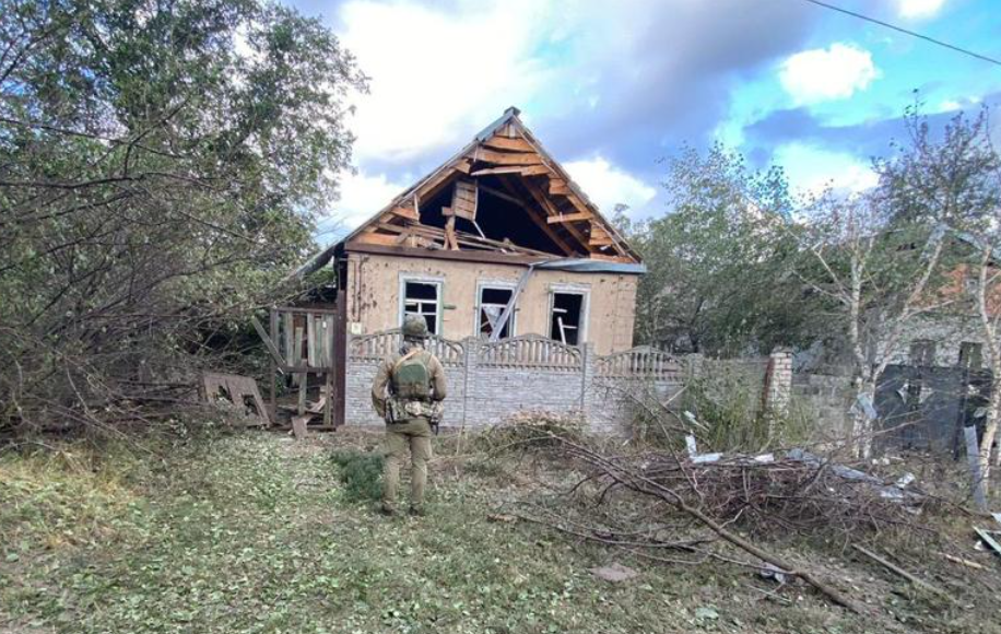Внаслідок удару ворожими "Смерчами" по Дружківці пошкоджено 5 будинків