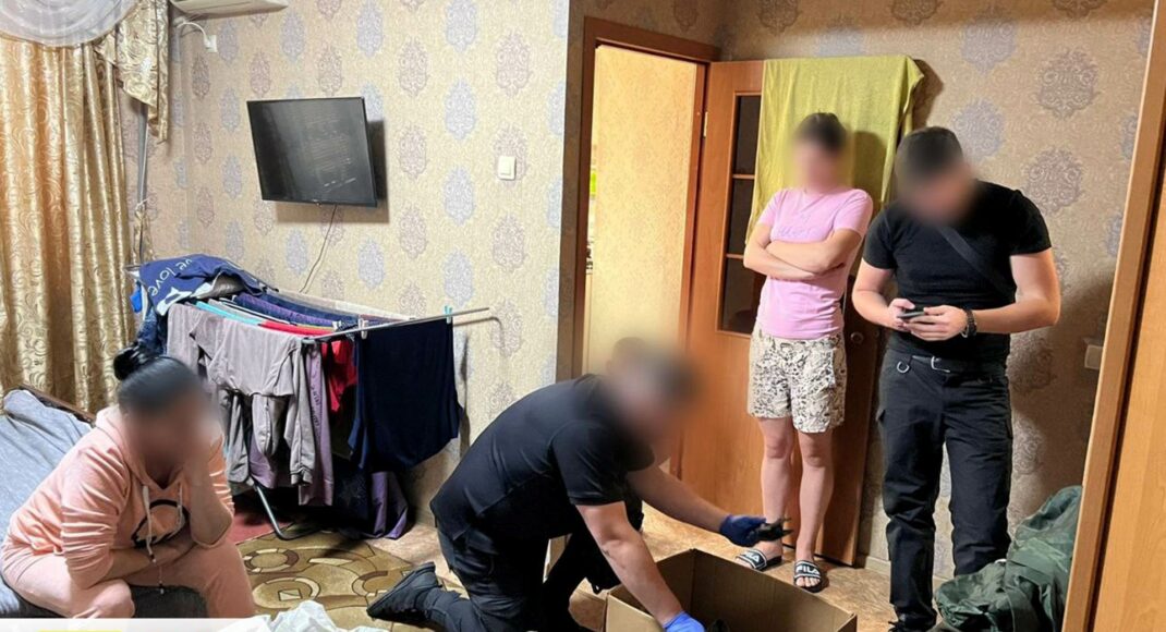 На Донеччині правоохоронці виявили "будинок розпусти", затримано трьох сутенерів