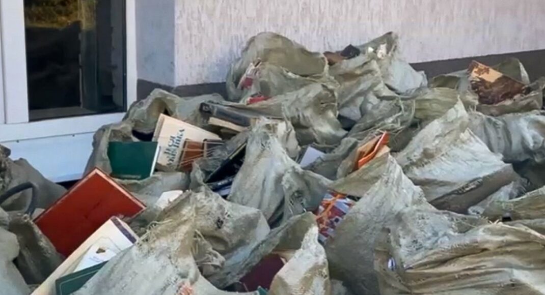 В Мариуполе оккупанты уничтожили 180 тысяч украинских книг, — горсовет