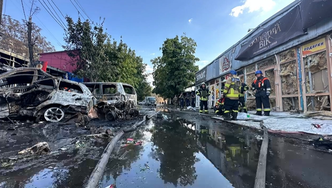 Зеленский прокомментировал вражеский удар по центру Константиновки: видео