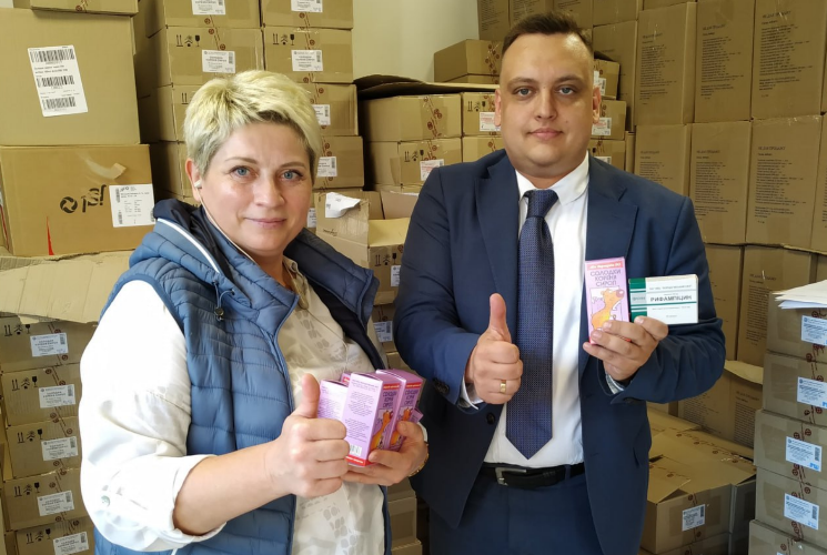 У Київ привезли безкоштовні медичні препарати для маріупольців, як їх отримати