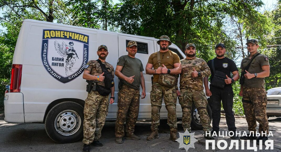 Полиция Донетчины получила бронеавтомобиль для спасения детей с линии фронта