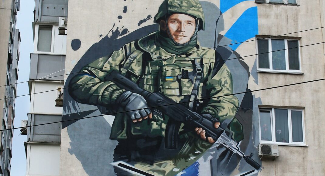 У Києві створили мурал, присвячений захиснику Маріуполя Андрію Огороднику