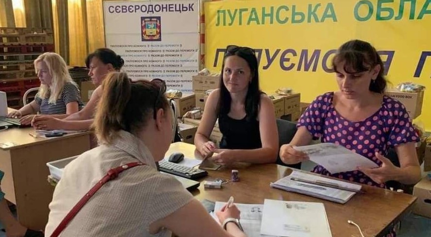 В хабе Северодонецкого общества в Днепре переселенцам выдают бытовые наборы