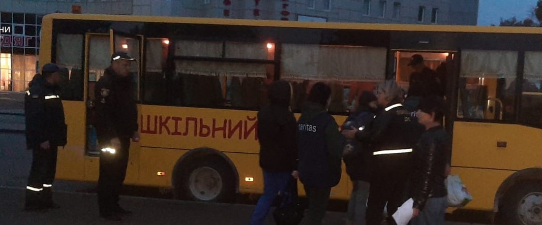 17 переселенцев из Донецкой области прибыли эвакуационным поездом на Житомирщину