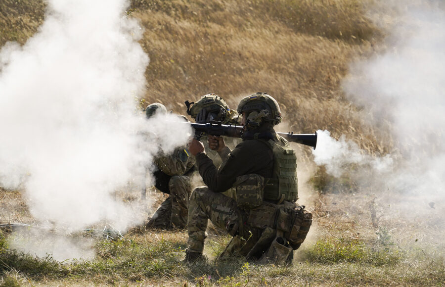 На Авдіївському напрямку українські бійці відбили п'ять атак російських військових